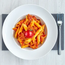 Napolilainen Kaos-pasta